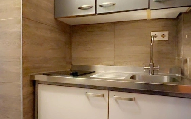 Stylish 1BR Long Stay Close to AKH