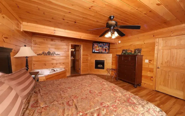 Mayberry 3 Br cabin by RedAwning