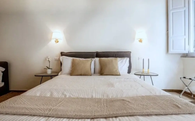 Azalea-lovely Flat in top Location/trevi'sfountain