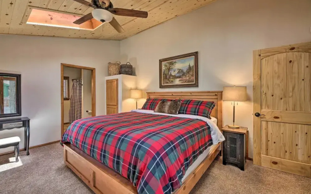 Deck + Yard: Family-friendly Pinetop Retreat