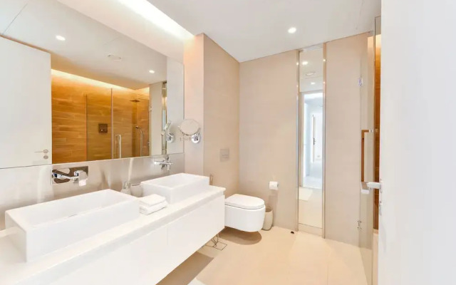 Premium 2 plus1BR condo Bluewater Island