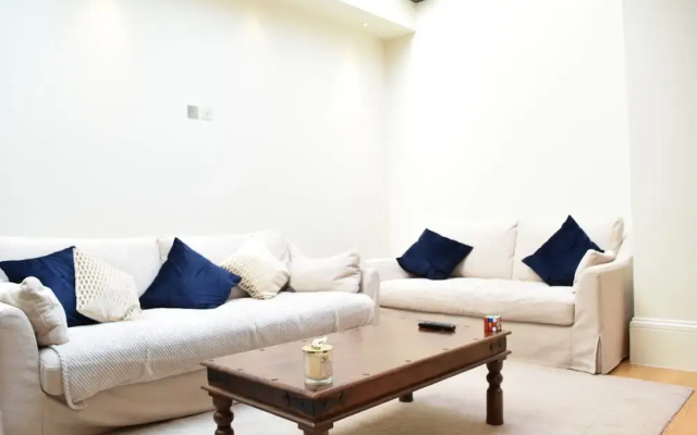 4 Bedroom House in Marylebone