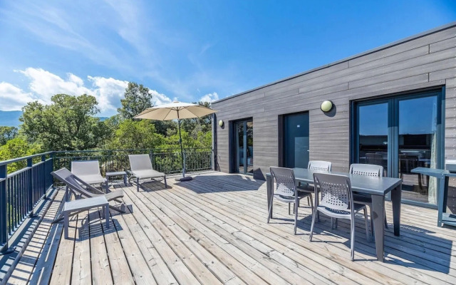 Lecci Apartment With Outdoor Pool