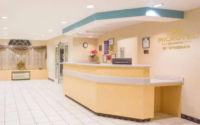 Microtel Inn and Suites Albertville
