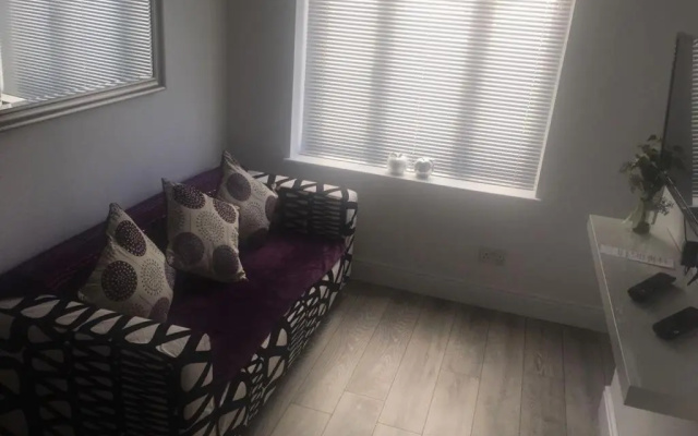 Webb place 2 bedroom apartment !