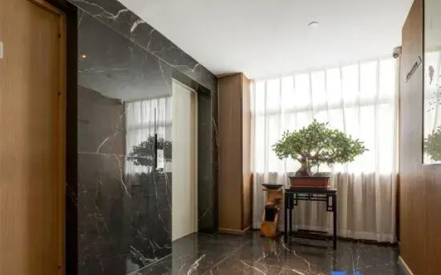 Elong R.YUN Hotel (Huayin Huashan Scenic Area Visitor Center Huashan North Station)