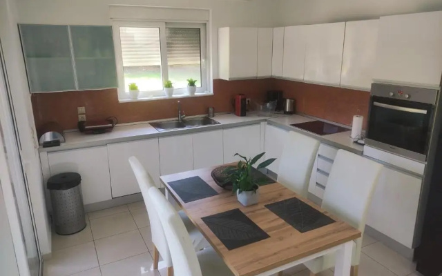 Sunnyside Villa 2King BR Free Parking Near Beach
