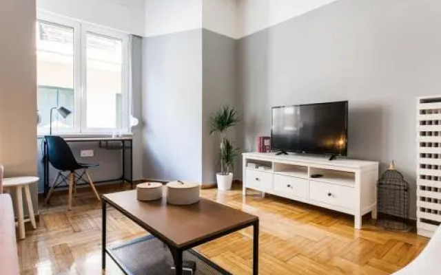 Chic and Cosy Flat in Plaka by UPSTREET