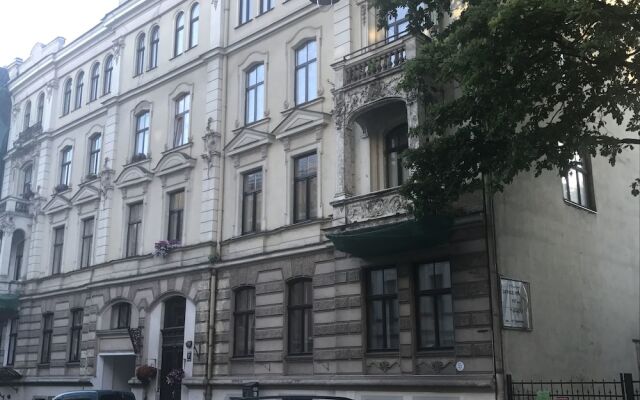 Отель B&B Baroness Emilie вид на фасад