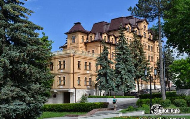 Гостиница Бристоль вид на фасад