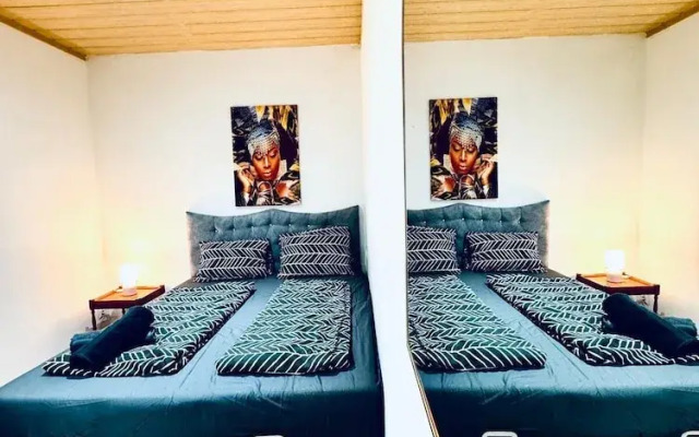 Spacious Private Room Near FAC Platz