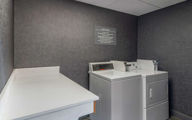 Best Western Plus Dalton Inn