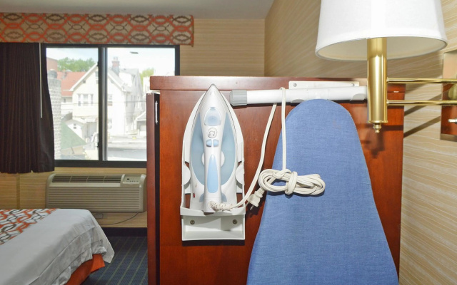Corona Hotel