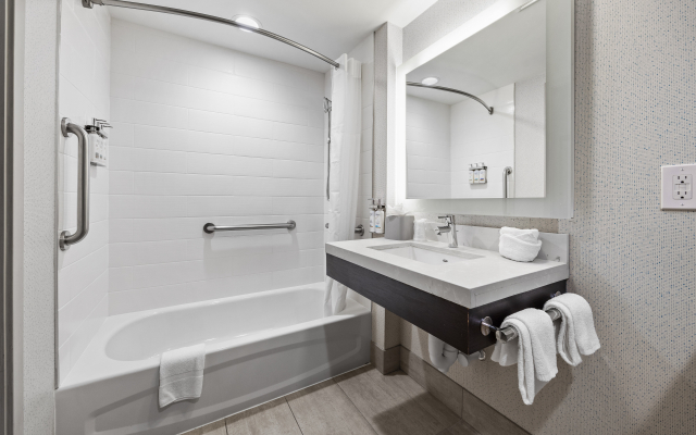 Holiday Inn Express Sunnyvale - Silicon Valley by IHG