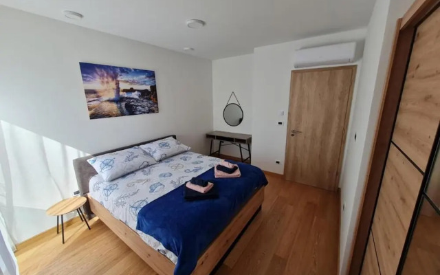 House With Private Jacuzzi Near Umag