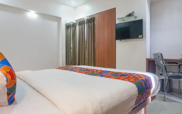 FabHotel Emersion Residency - Nr. Dnyanjyoti Savitribai Phule Udyan