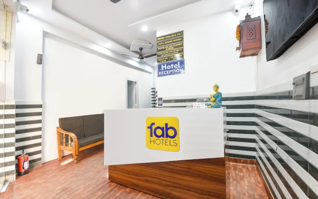 Fabhotel Royal Regency