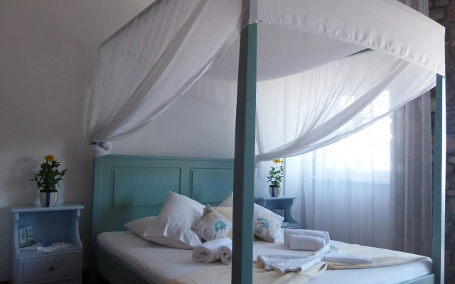 Dionysos Hotel