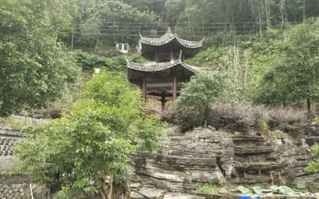 Tianyuan Buluo Hotel