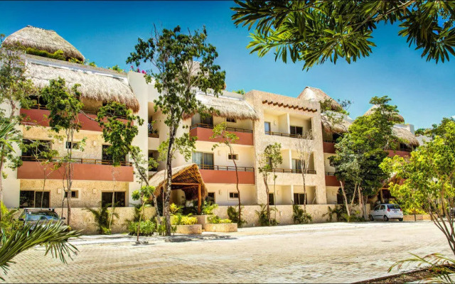 Los Mijales Village