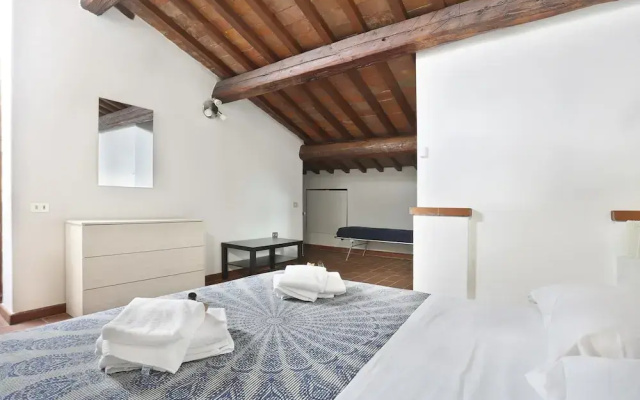 Short-let Florence Apartment Parione