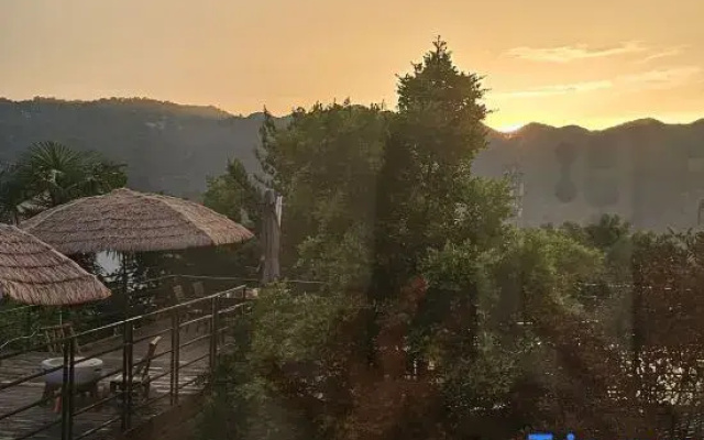 Lixiu Mountain Lodge