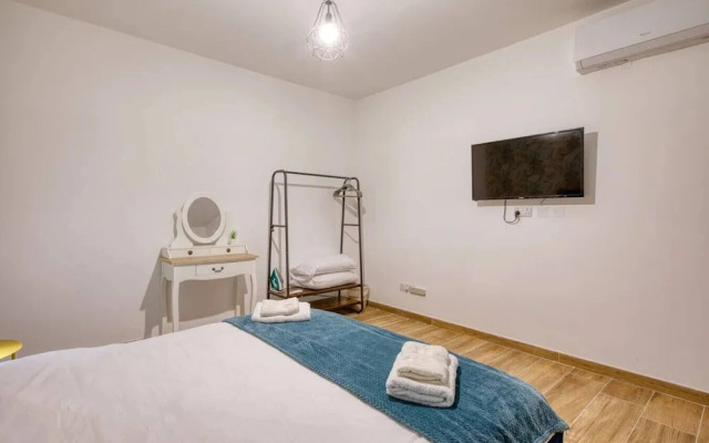 Cozy Gozo Home Private Hot Tub BBQ