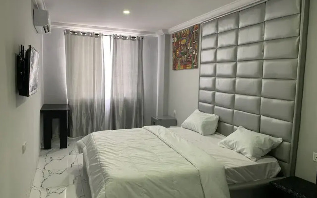 GrandBay Luxury Hotel