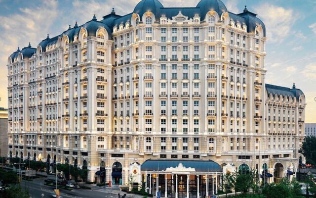 Legendale Hotel Beijing вид на фасад