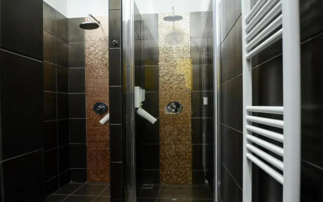 E14 Design Hostel