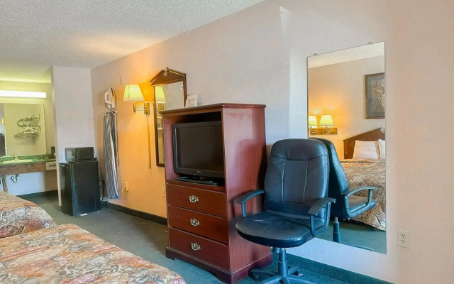 OYO Hotel East Macon I-75
