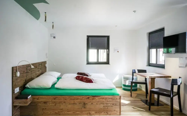 BRATWURSThotel