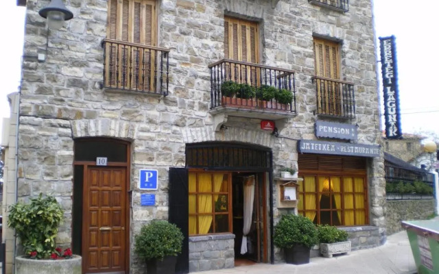 Asador Pensión Lagunak