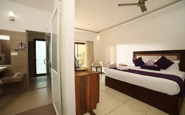 Contour Island Resort & Spa