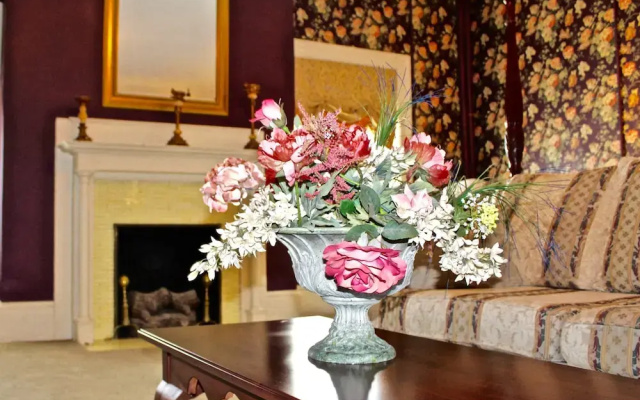 The Stockade Inn