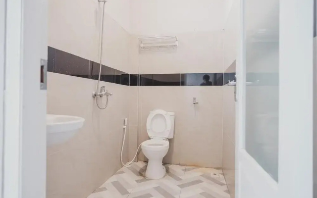 Grand Mentari Guest House by RedDoorz