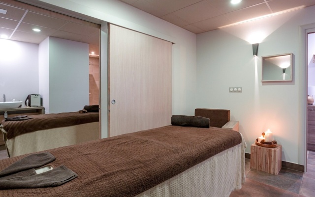 Living for Three in the Heart of Huez