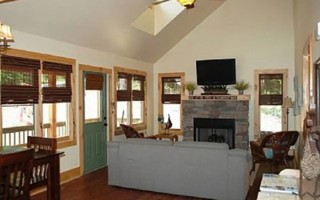 Rooster Ridge Cabin Holiday home 2 BestStayz.1