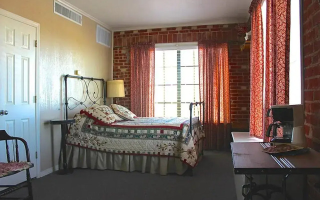 Spur Hotel