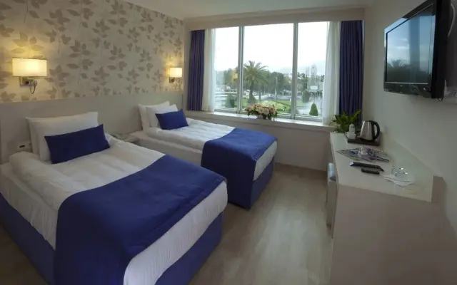 Walk In Hotel