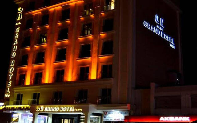 Grand Hotel Van Турция, Ван - отзывы, цены и фото номеров - забронировать отель Grand Hotel Van онлайн вид на фасад