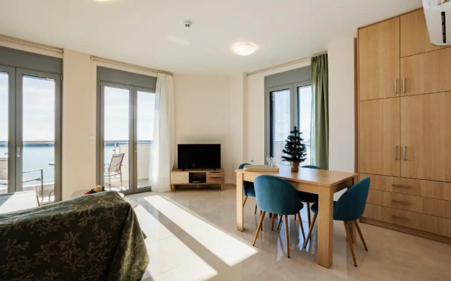 Georgia seaview apartment B1