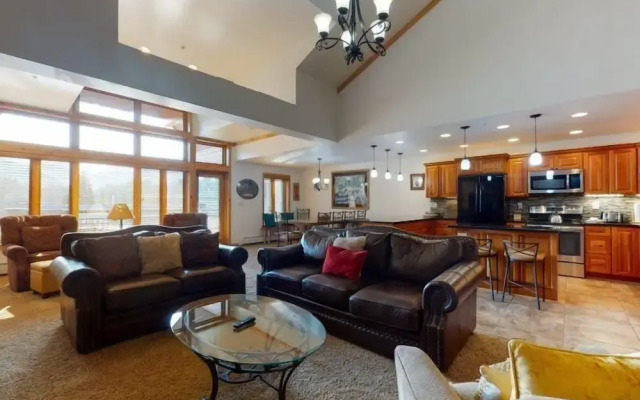 Exclusive Ski in, Ski out 4 Bedroom Vacation Rental with Hot Tubs and Heated Outdoor Pool in Lionshead Village