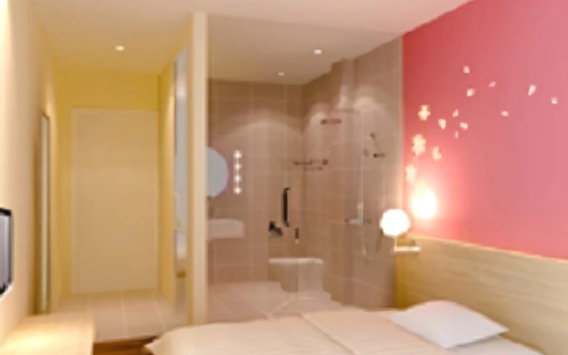 V8 Hotel Xi Cun Branch
