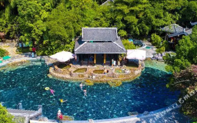 Guoyue Jiuquwan Hot Spring Villa Holiday Hotel