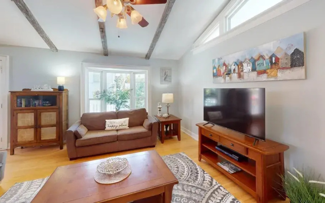 Peach on the Beach by Tybee Vacation Rentals