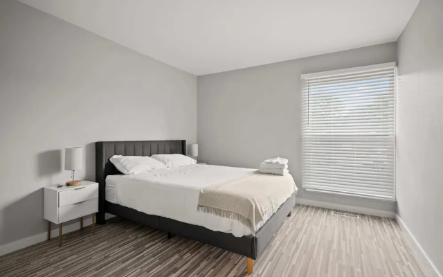 Family Friendly 2BR 2BA in the City