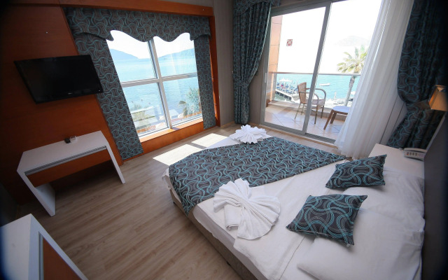 Point Beach Hotel