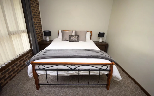 Central Wagga Apartment