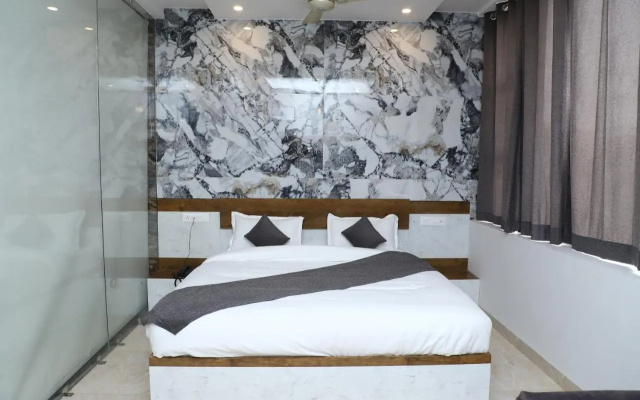Ivory Hotel
